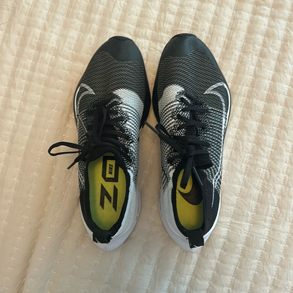 nike tennis shoes